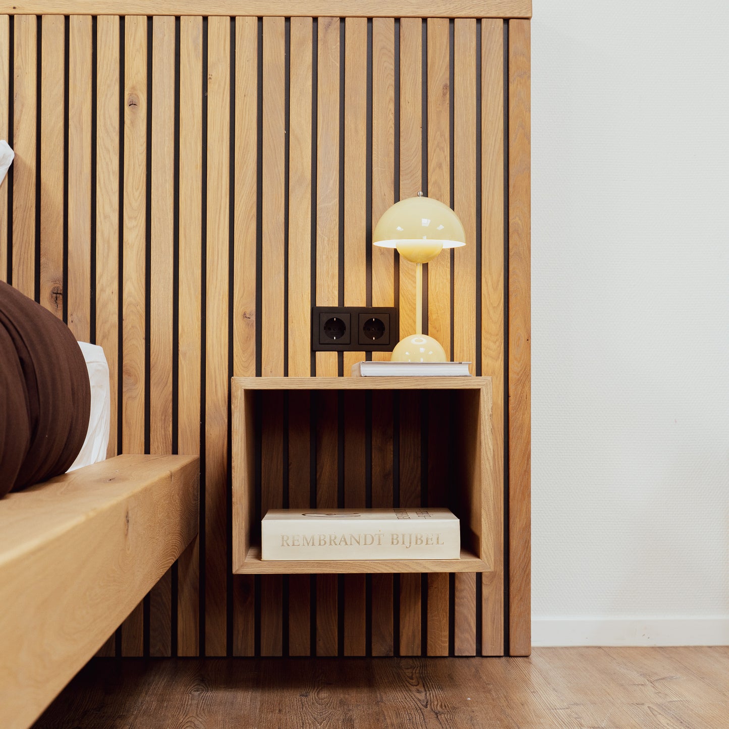 Black & Oak (balken bed)