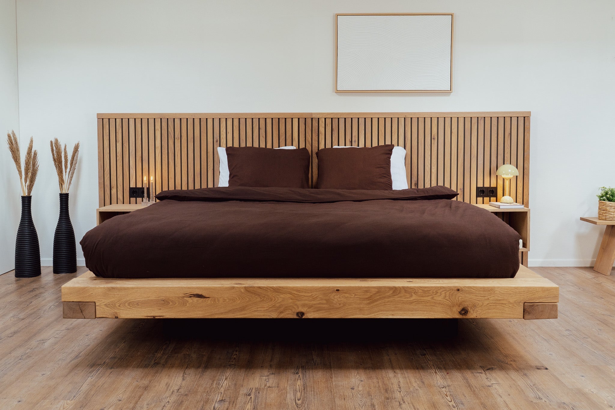 Hoe zorg je dat je slaapkamer ruimtelijker oogt? De voordelen van een zwevend bed