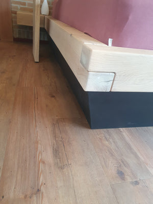 Balken bed met opbergruimte