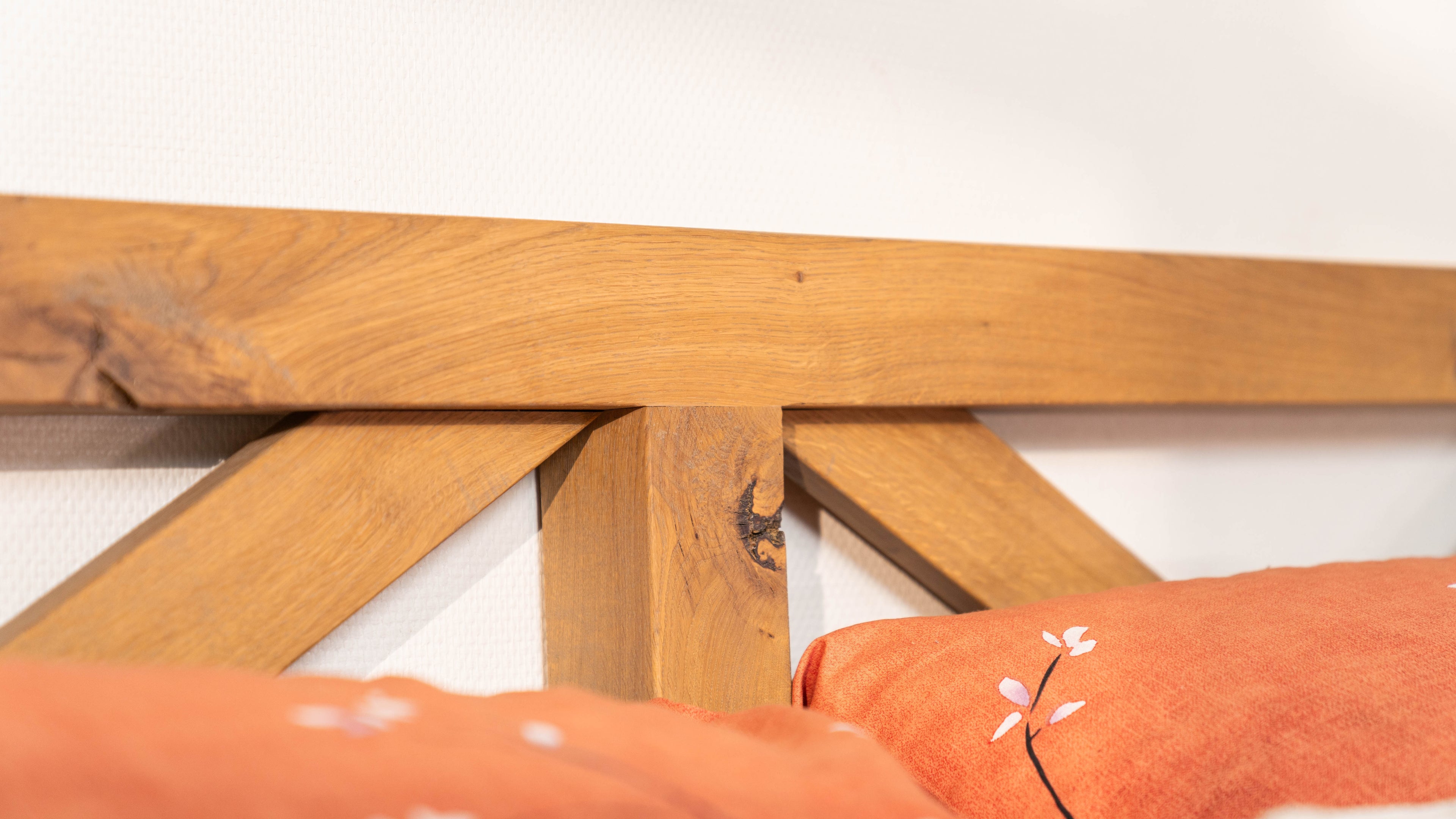 Landelijk eiken bed Maple met handgemaakte verbindingen - foto 3