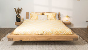 Zwevend eiken bed Met doorlopende nachtkastje